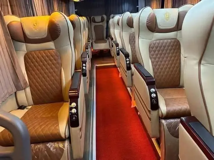 باص VIP فاخر لرحلات العمرة من الرياض